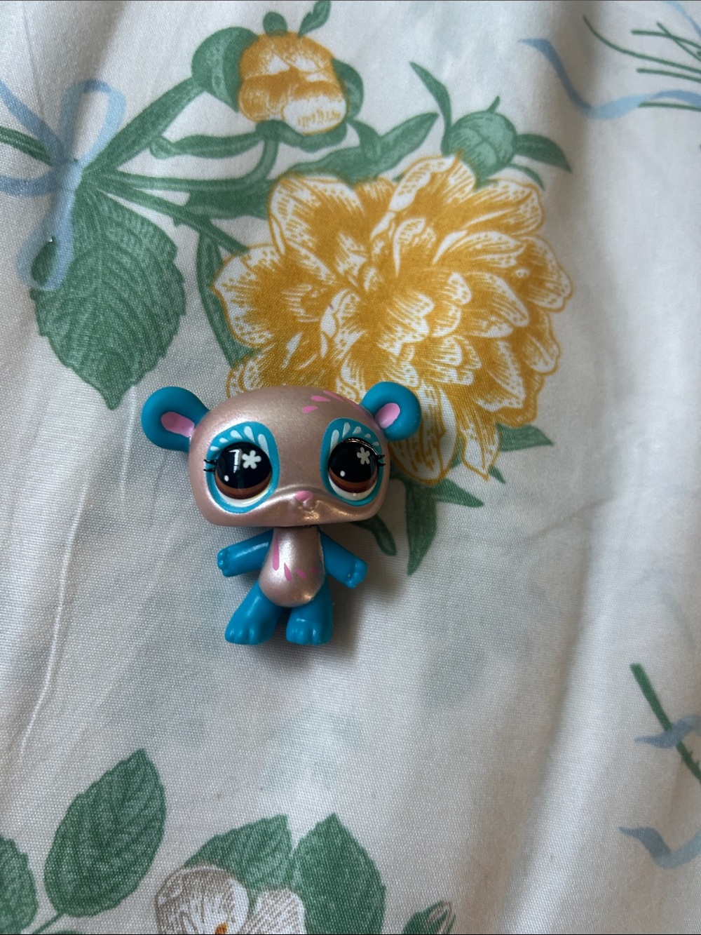 Littlest Pet Shop Blue & Pearl Teddy Figure